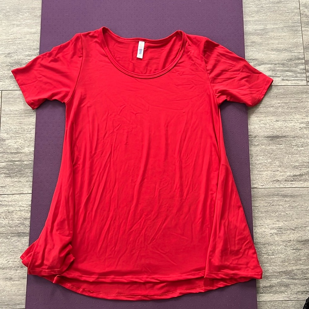 Lula Roe Shirt - Red - Size M